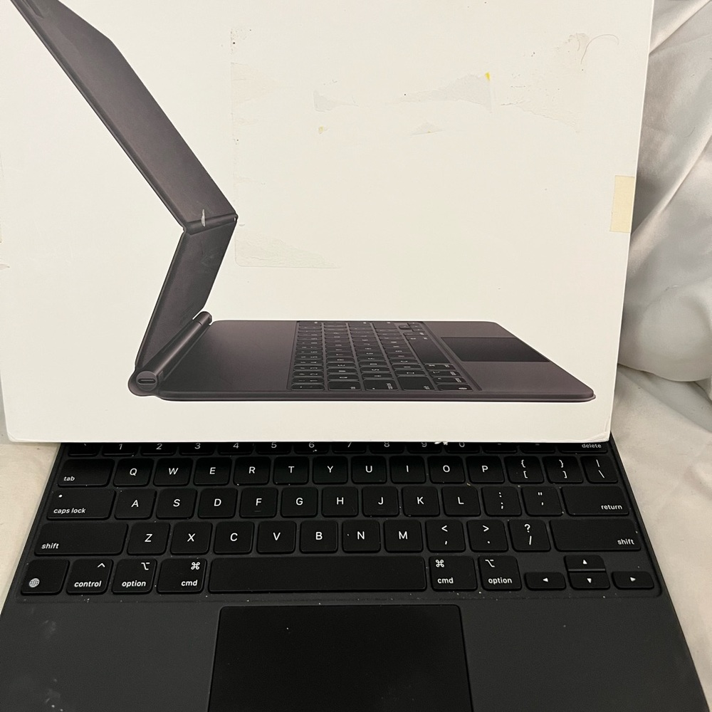 Apple GEN6 (2023) Black Magic Keyboard. Perfect condition, hardly used. $250